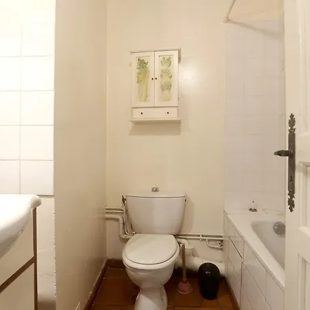 Lovely And Typical 1 Bedroom Apartmán *
