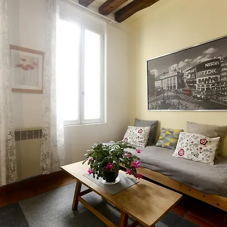 Lovely And Typical 1 Bedroom * Paříž