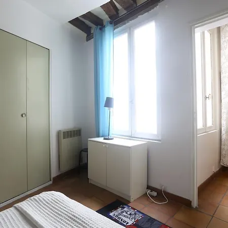 Lovely And Typical 1 Bedroom * Paříž