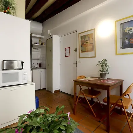 Apartmán Lovely And Typical 1 Bedroom