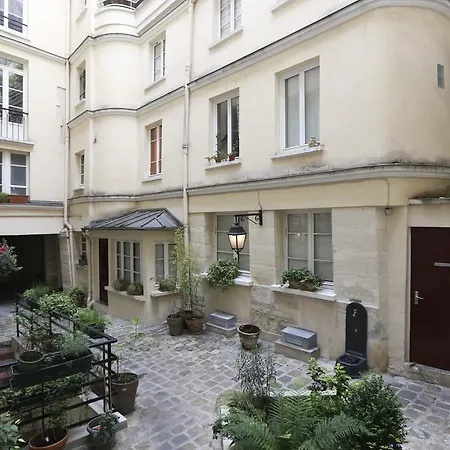 Lovely And Typical 1 Bedroom Apartmán *
